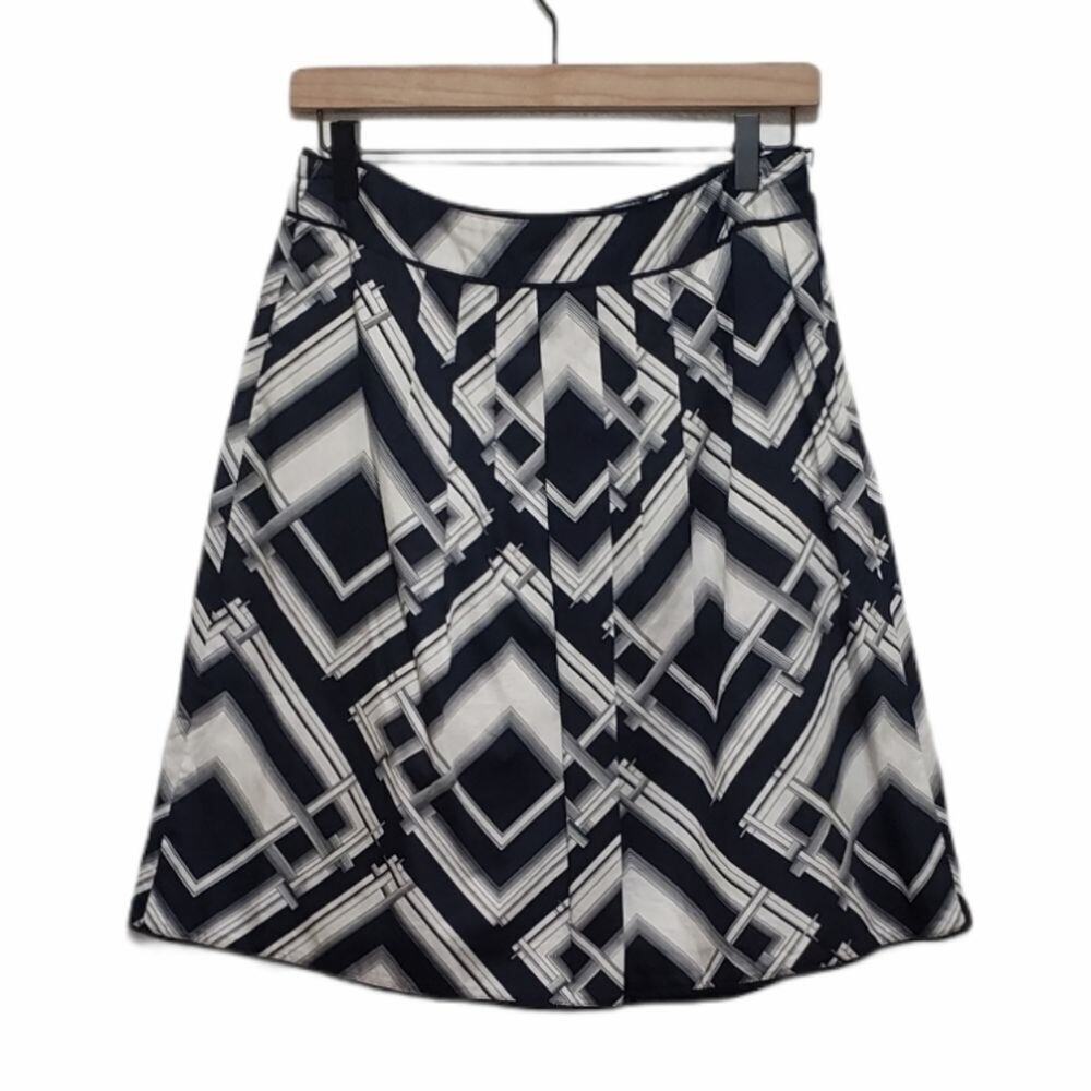 Talbots A line Full Skirt Size 2 NWT. Blue/White